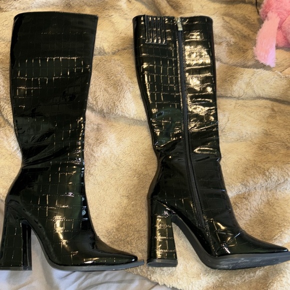 EUC Princess Poly Faux Black Patent Leather Crocodile Boots 7 MSRP $80 - Picture 2 of 12